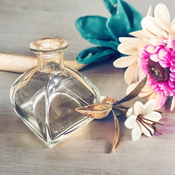 [ 2 FOR $40 ] GLASS BOTTLE WITH METAL & CERAMIC FLOWER BOTTLE STOPPER - Picture 9 of 13